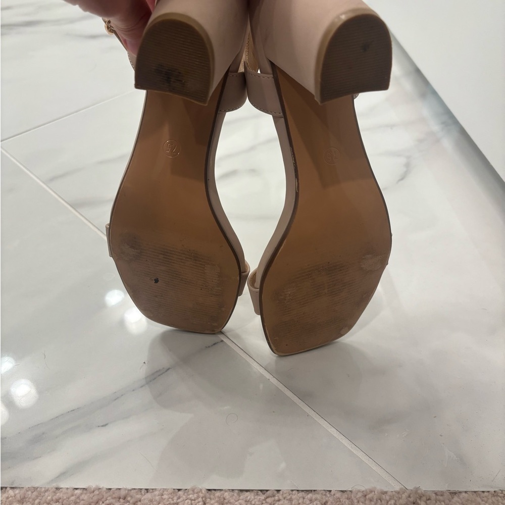 Comfortable block heels - Picture 3 of 3